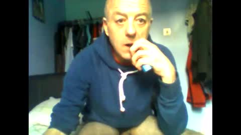 burnleyguy1977 online show from February 17, 7:49 am