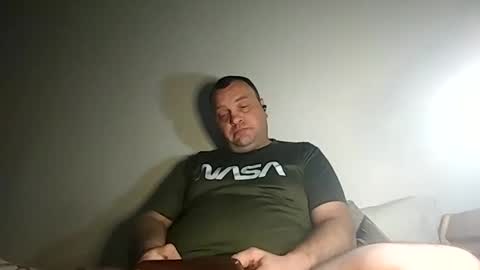 Snapshot of bury703709 chatting on December 1, 9:37 pm Creazy dad online show from December 1, 9:37 pm