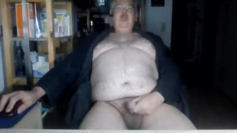 Snapshot of busibaer666 chatting on October 21, 2:23 am busi online show from October 21, 2:23 am