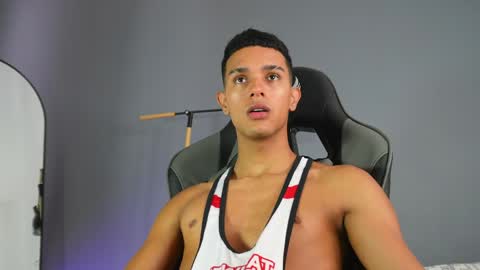 Buster independent model online show from May 24, 2:33 pm