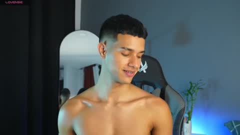 Buster independent model online show from June 1, 11:28 pm