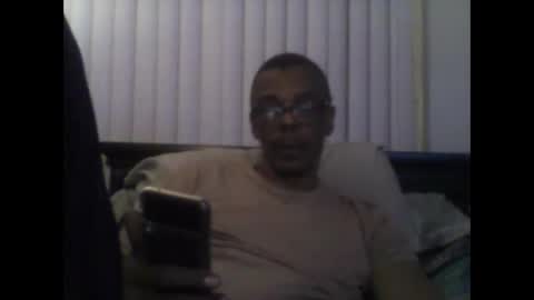 Snapshot of busturgutzgd11 chatting on December 20, 1:58 am Busturgutzgd1 online show from December 20, 1:58 am