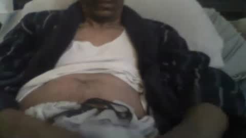 Snapshot of busturgutzgd11 chatting on December 31, 7:53 am Busturgutzgd1 online show from December 31, 7:53 am