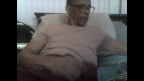 Snapshot of busturgutzgd11 chatting on January 16, 8:54 am Busturgutzgd1 online show from January 16, 8:54 am