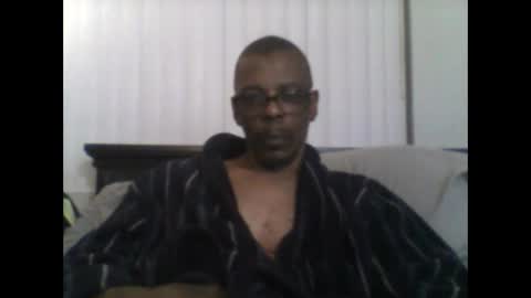 Snapshot of busturgutzgd11 chatting on February 3, 6:45 am Busturgutzgd1 online show from February 3, 6:45 am