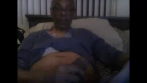 Snapshot of busturgutzgd11 chatting on February 6, 2:00 am Busturgutzgd1 online show from February 6, 2:00 am