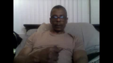 Snapshot of busturgutzgd11 chatting on February 16, 5:26 am Busturgutzgd1 online show from February 16, 5:26 am