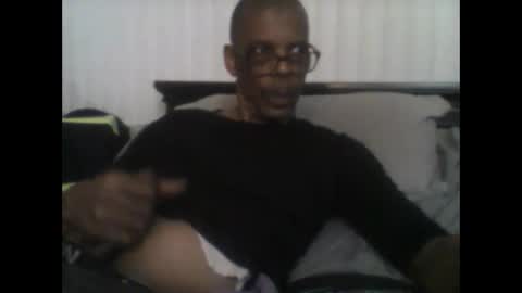 Snapshot of busturgutzgd11 chatting on February 20, 2:18 am Busturgutzgd1 online show from February 20, 2:18 am