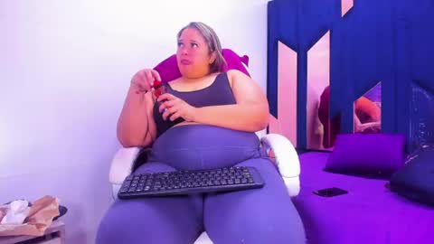 busty juicyy online show from June 18, 1:26 pm