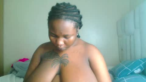 Snapshot of busty_mellons69 chatting on May 12, 9:06 am busty_mellons69 online show from May 12, 9:06 am