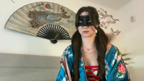 Snapshot of busy_bee69 chatting on June 17, 7:37 pm busy_bee69 online show from June 17, 7:37 pm