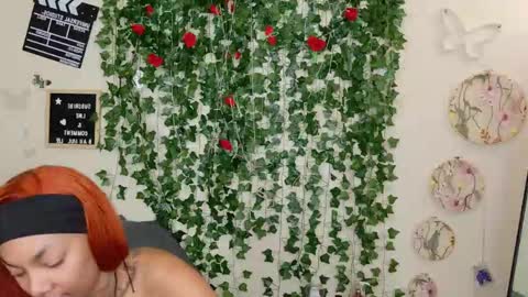 butterfly booty online show from November 24, 1:33 pm