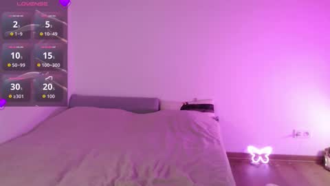 Lauren online show from September 11, 5:57 pm