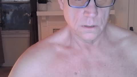 Snapshot of buttnakedfun954737 chatting on December 4, 8:56 am Miles online show from December 4, 8:56 am