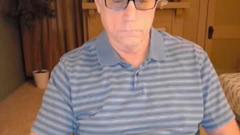 Snapshot of buttnakedfun954737 chatting on December 26, 1:21 pm Miles online show from December 26, 1:21 pm