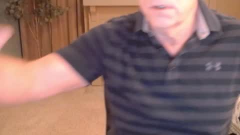 Snapshot of buttnakedfun954737 chatting on December 31, 9:21 am Miles online show from December 31, 9:21 am