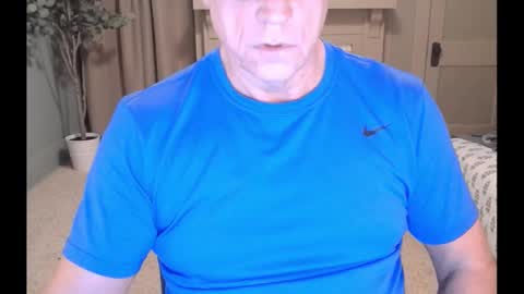 Snapshot of buttnakedfun954737 chatting on February 11, 11:32 am Miles online show from February 11, 11:32 am