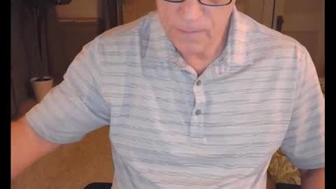 Snapshot of buttnakedfun954737 chatting on March 3, 10:28 am Miles online show from March 3, 10:28 am