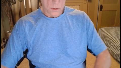 Snapshot of buttnakedfun954737 chatting on January 12, 2:00 pm Miles online show from January 12, 2:00 pm