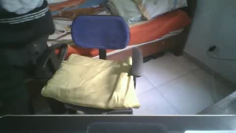 Snapshot of bwc_thebully chatting on October 13, 7:47 pm bwc_thebully online show from October 13, 7:47 pm