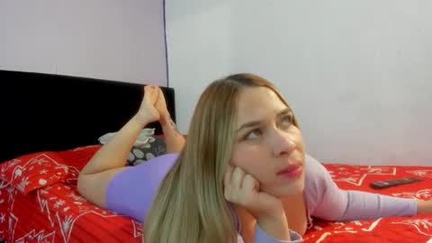 Snapshot of byanca_winklar chatting on December 14, 4:45 pm online show from December 14, 4:45 pm