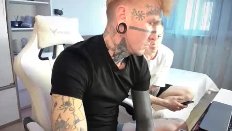 Snapshot of c10h15on chatting on January 9, 11:46 am c10h15on online show from January 9, 11:46 am