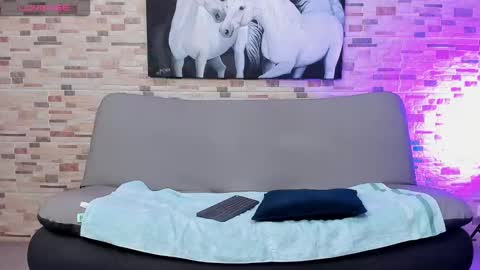 Snapshot of c_ooll01 chatting on October 4, 3:37 am Alexis Eric - Independent Model online show from October 4, 3:37 am