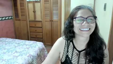 Snapshot of caarlaa_69 chatting on January 21, 9:36 pm caarlaa_69 online show from January 21, 9:36 pm