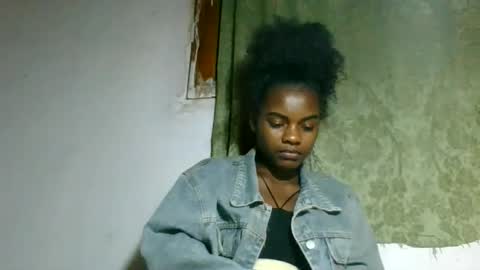 Snapshot of caella98 chatting on May 24, 4:23 pm caella98 online show from May 24, 4:23 pm