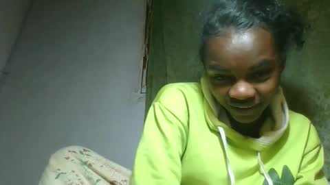 Snapshot of caella98 chatting on May 27, 4:42 am caella98 online show from May 27, 4:42 am
