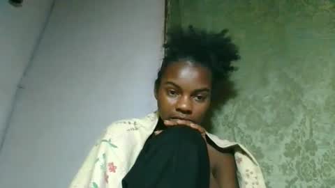 Snapshot of caella98 chatting on May 27, 6:05 pm caella98 online show from May 27, 6:05 pm