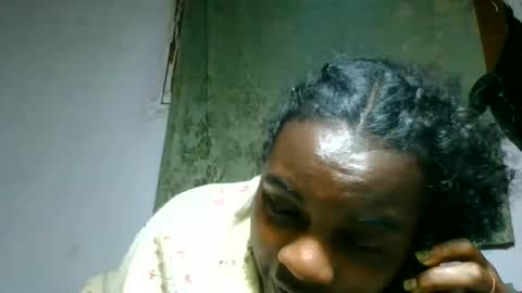 Snapshot of caella98 chatting on May 28, 6:16 pm caella98 online show from May 28, 6:16 pm