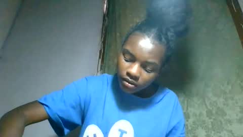Snapshot of caella98 chatting on May 29, 8:23 am caella98 online show from May 29, 8:23 am