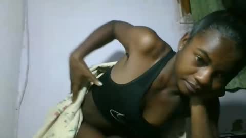 Snapshot of caella98 chatting on May 30, 2:52 am caella98 online show from May 30, 2:52 am