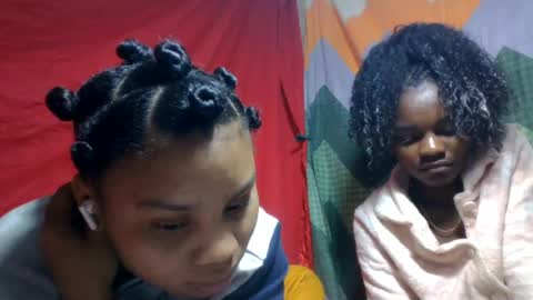 Snapshot of caella98 chatting on July 22, 7:49 pm caella98 online show from July 22, 7:49 pm