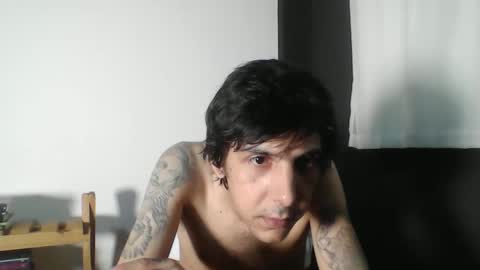 Snapshot of caiokieran chatting on February 18, 2:38 am caiokieran online show from February 18, 2:38 am