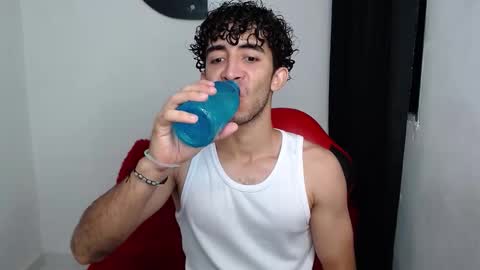 Snapshot of caius_fox chatting on February 12, 11:16 am caius online show from February 12, 11:16 am