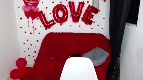 Snapshot of caius_fox chatting on February 16, 11:06 am caius online show from February 16, 11:06 am