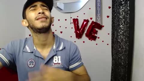 Snapshot of caius_fox chatting on March 13, 11:50 am caius online show from March 13, 11:50 am