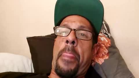 Snapshot of calidickfoshow chatting on October 7, 11:18 am Hugh joh Meathammer online show from October 7, 11:18 am