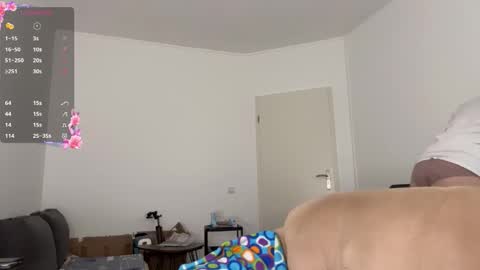Snapshot of caliiie_of chatting on September 13, 2:28 pm Caliiie of online show from September 13, 2:28 pm