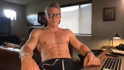 calirsedmo online show from November 2, 8:33 pm