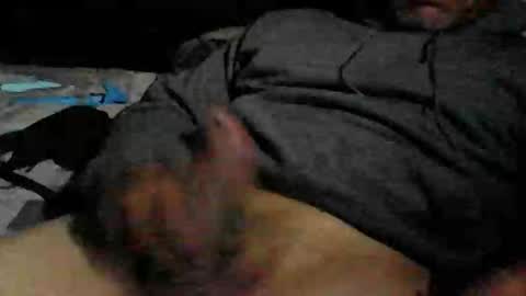 Snapshot of calisguitar chatting on December 6, 10:05 am Calisguitar online show from December 6, 10:05 am