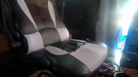 Snapshot of calisguitar chatting on December 11, 9:23 pm Calisguitar online show from December 11, 9:23 pm