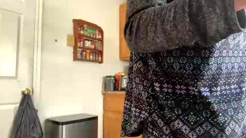 calishop1 online show from December 13, 6:38 pm