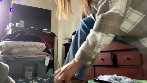 calishop1 online show from February 12, 10:59 pm