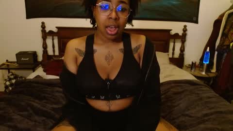 Snapshot of call_me_hedone chatting on January 18, 1:19 am Hedone online show from January 18, 1:19 am