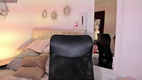 Snapshot of call_me_nora chatting on May 30, 8:55 am NORA online show from May 30, 8:55 am