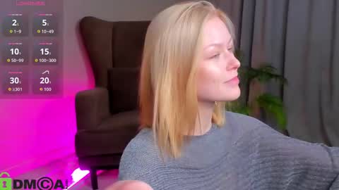 Snapshot of callista_a chatting on October 20, 11:32 am Robin online show from October 20, 11:32 am