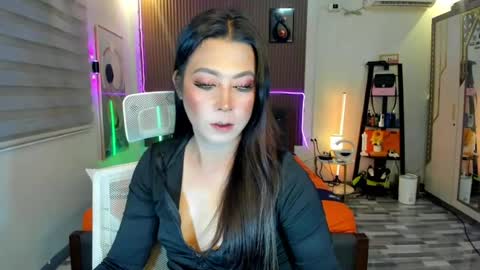 Snapshot of callme_ivyaguas chatting on June 24, 2:49 pm IVY online show from June 24, 2:49 pm